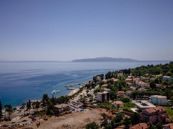 Apartments Villa Slavica Ičići Buitenkant foto