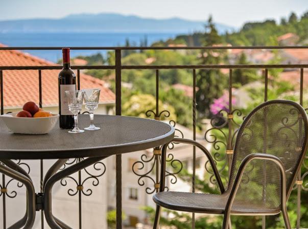 Apartments Villa Slavica Ičići Buitenkant foto