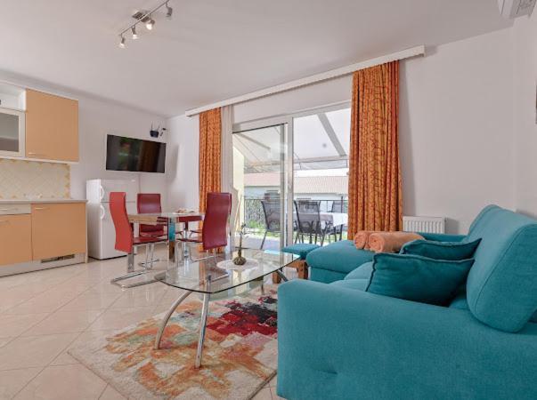 Apartments Villa Slavica Ičići Buitenkant foto